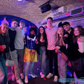 Budapest Pub Crawl & Ruin Bar Tour – darmowe shoty i wejście VIP