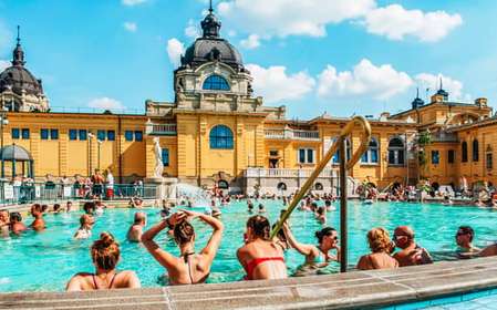 Budapeszt: Uzdrowisko Széchenyi - wycieczka całodniowa z opcją zwiedzania Pálinki