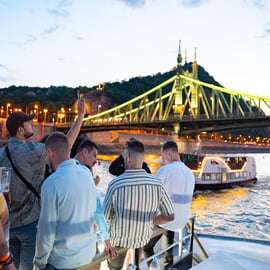 Budapeszt: nocny rejs z drinkami bez limitu i widokami