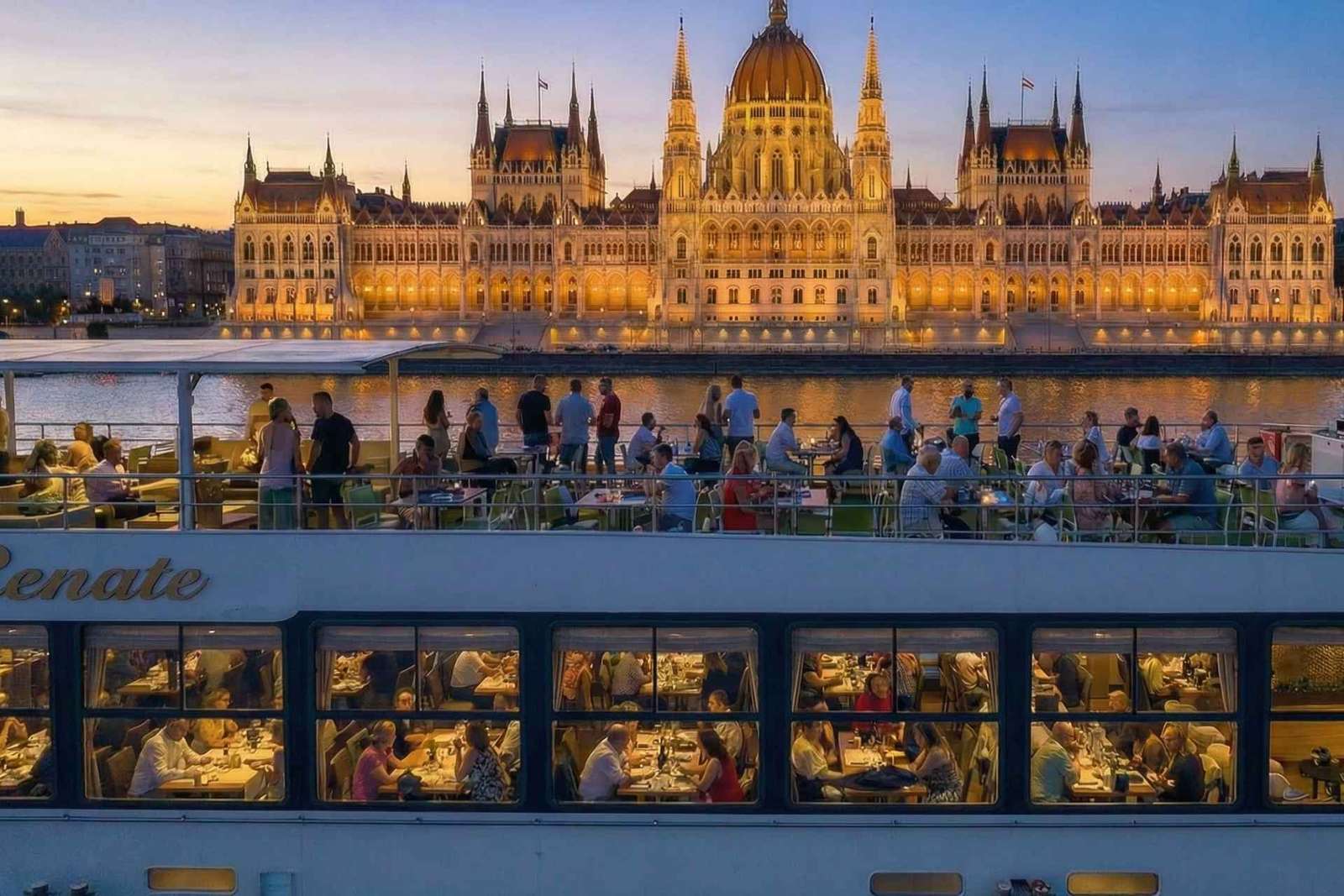 Budapeszt: Wieczorny rejs i kolacja z drinkiem powitalnym