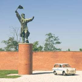 Transfer Trabantem do Memento Park z wycieczką z przewodnikiem