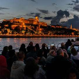 Budapeszt: 1-godzinny wieczorny rejs wycieczkowy z napojami