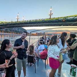 Budapeszt: Nocny rejs z miejscami na dachu i własnym alkoholem