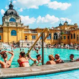 Budapeszt: Uzdrowisko Széchenyi - wycieczka całodniowa z opcją zwiedzania Pálinki