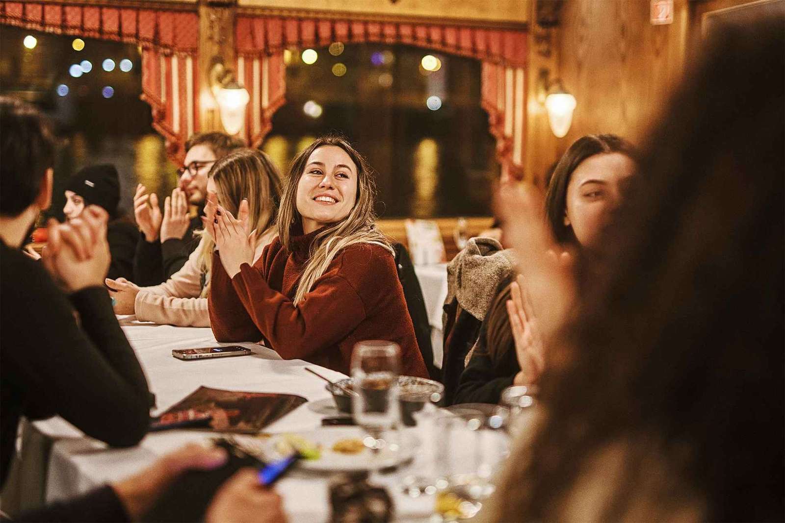 Budapeszt: Rejs po Dunaju z węgierską kolacją i muzyką na żywo