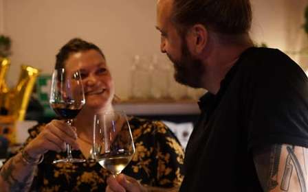 Degustacja 8 win węgierskich w przytulnej winiarni w centrum miasta