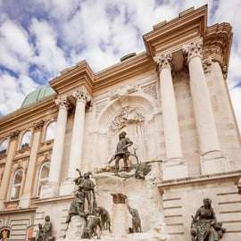 Budapeszt: Spacer po zamku w Budzie z salą św. Stefana