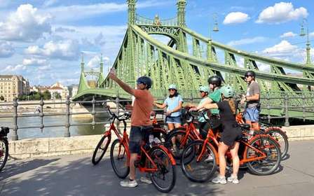 Budapeszt: historyczna wycieczka rowerowa z lokalnym przewodnikiem, trwająca 2,5 godziny