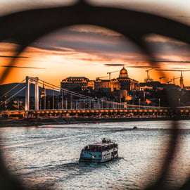 Budapeszt: Rejs po mieście z drinkiem powitalnym