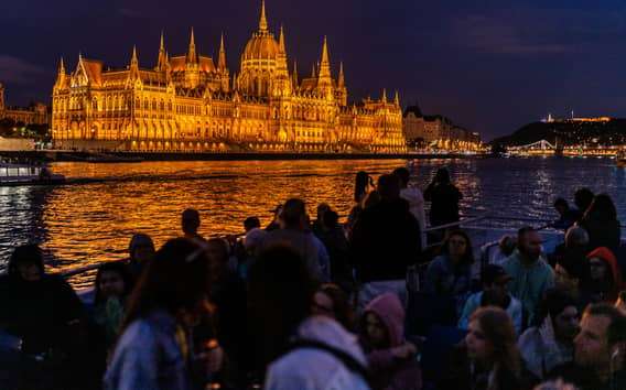 Budapeszt: 1-godzinny wieczorny rejs wycieczkowy z napojami