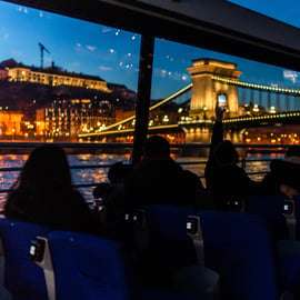 Budapeszt: 1-godzinny wieczorny rejs wycieczkowy z napojami