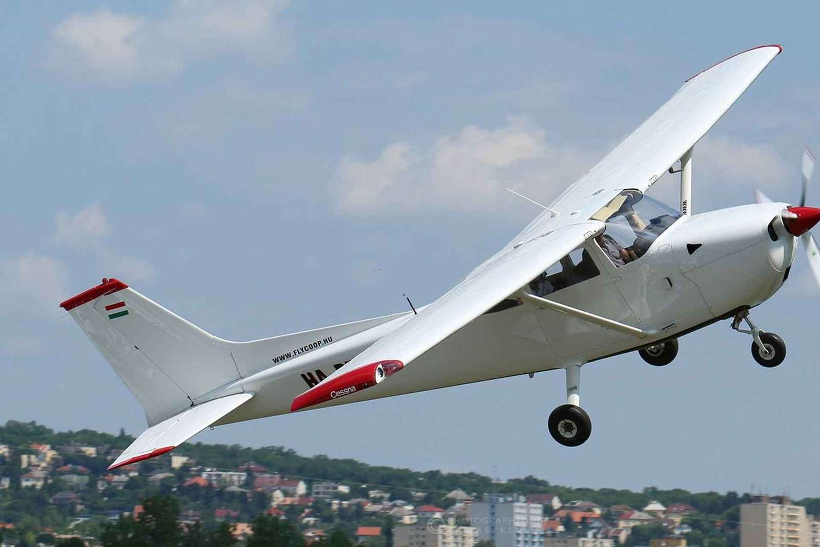 Lot widokowy nad Budapesztem samolotem Cessna C172