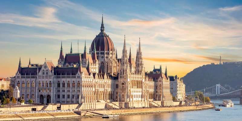 Architektoniczne perły węgierskiego parlamentu – wnętrza