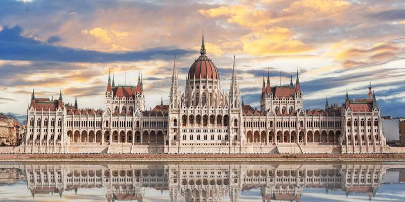 Tajemne podwórka i przejścia w starej części Budapesztu