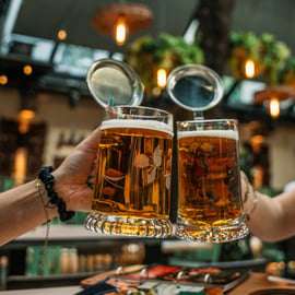 Budapeszt: BierGarten z kolacją i muzyką na żywo