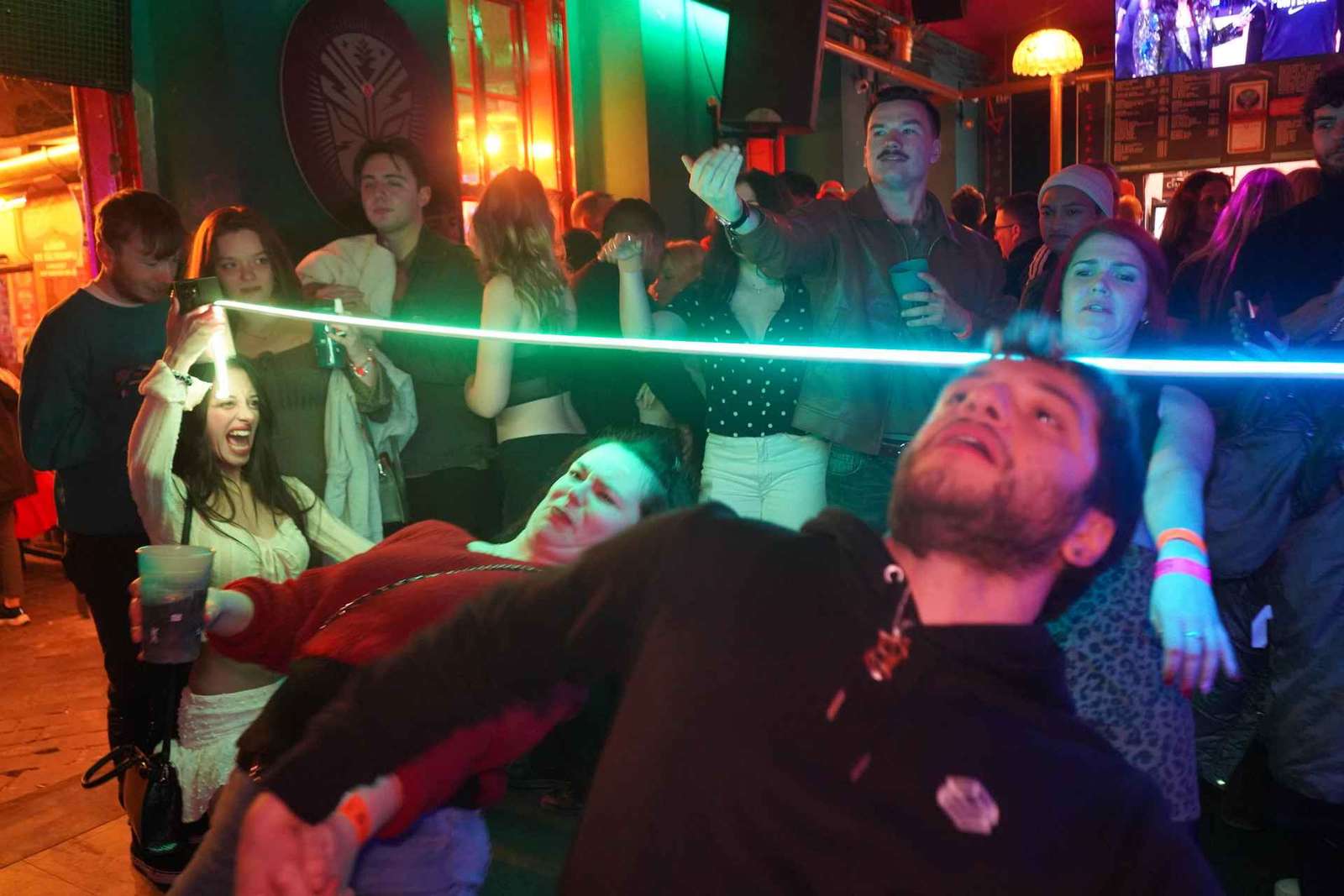 Ruin Pub Crawl – darmowy wstęp VIP, 6 shotów, gry i zdjęcia