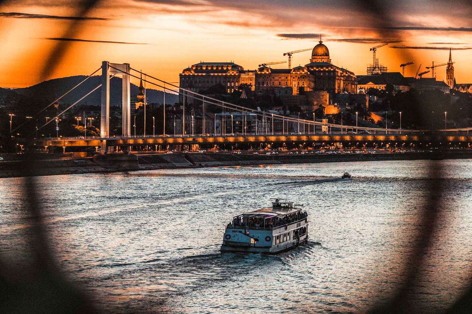 Budapeszt: Rejs po mieście z drinkiem powitalnym