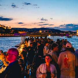 Budapeszt: Pływający rejs Lotus Cruise z nieograniczoną ilością drinków