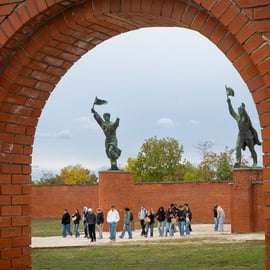 Memento Park: oficjalna wycieczka z przewodnikiem z biletem wstępu