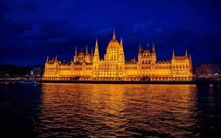 Budapeszt: Pływający rejs Lotus Cruise z nieograniczoną ilością drinków
