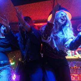 Ruin Pub Crawl – darmowy wstęp VIP, 6 shotów, gry i zdjęcia