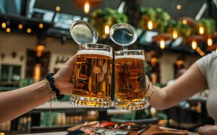 Budapeszt: BierGarten z kolacją i muzyką na żywo