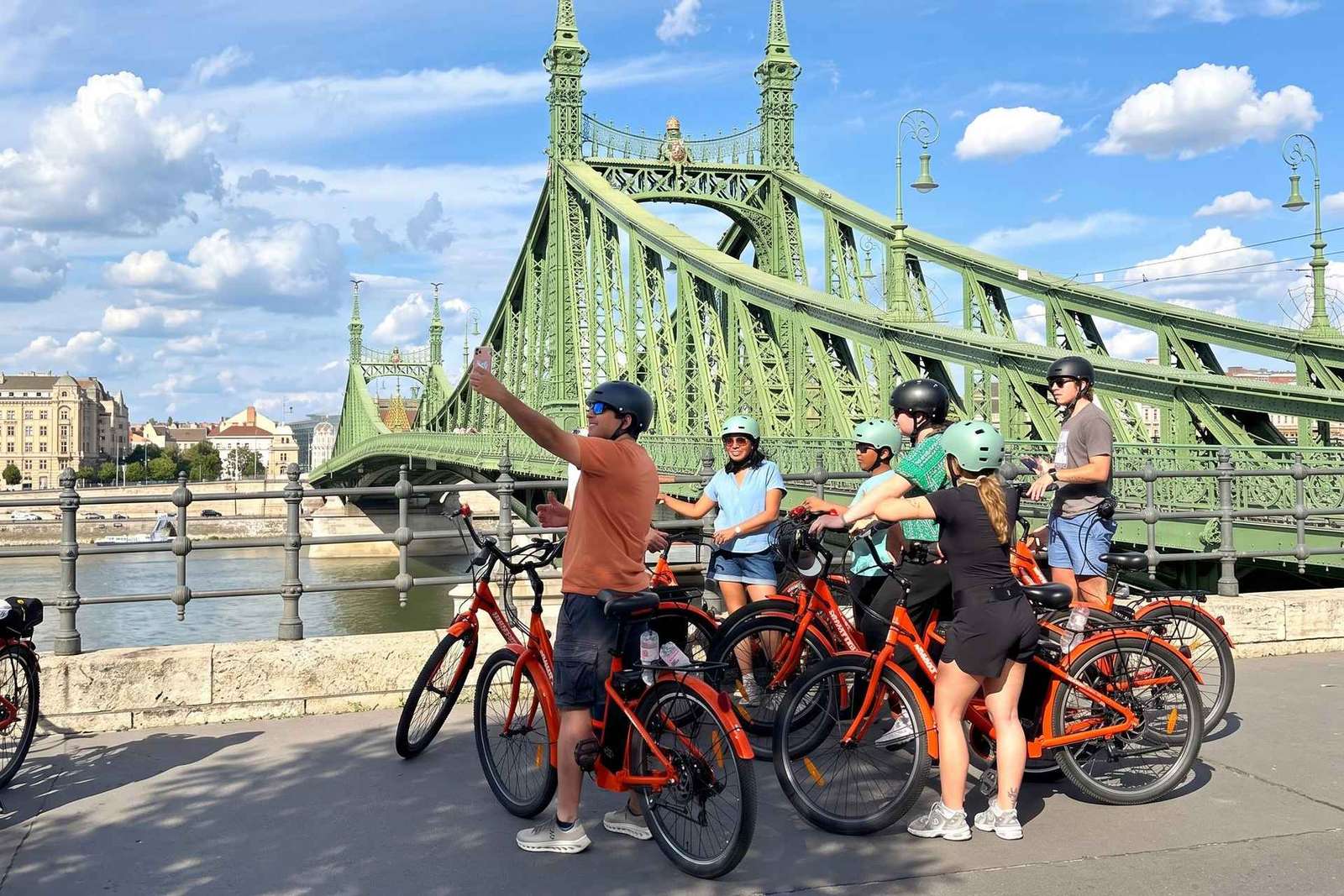 Budapeszt: historyczna wycieczka rowerowa z lokalnym przewodnikiem, trwająca 2,5 godziny